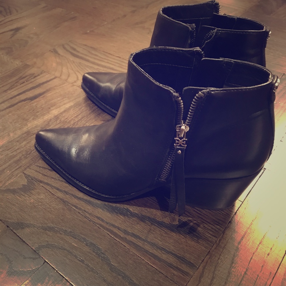 Sam edleman boots size 8.